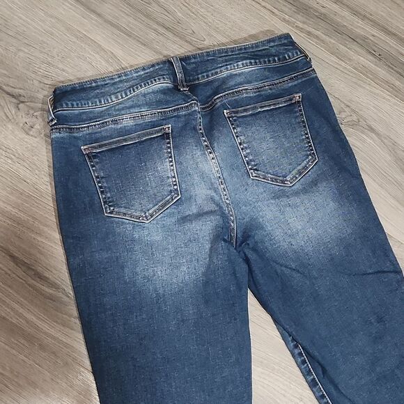 Maurices Cropped Raw Hem Jeans - Picture 6 of 7